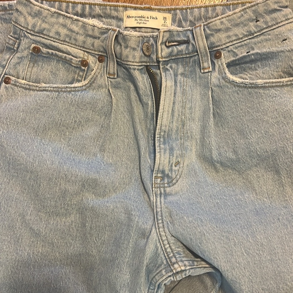 Abercrombie Curve Love The 80s Mom High Rise Jean W26 2S - Picture 3 of 10
